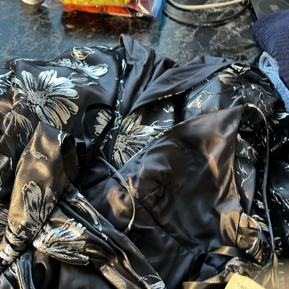 Long gown - Picture 4 of 5